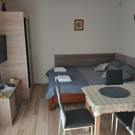 Apartament Jelenia Gora - Cieplice ภายนอก รูปภาพ