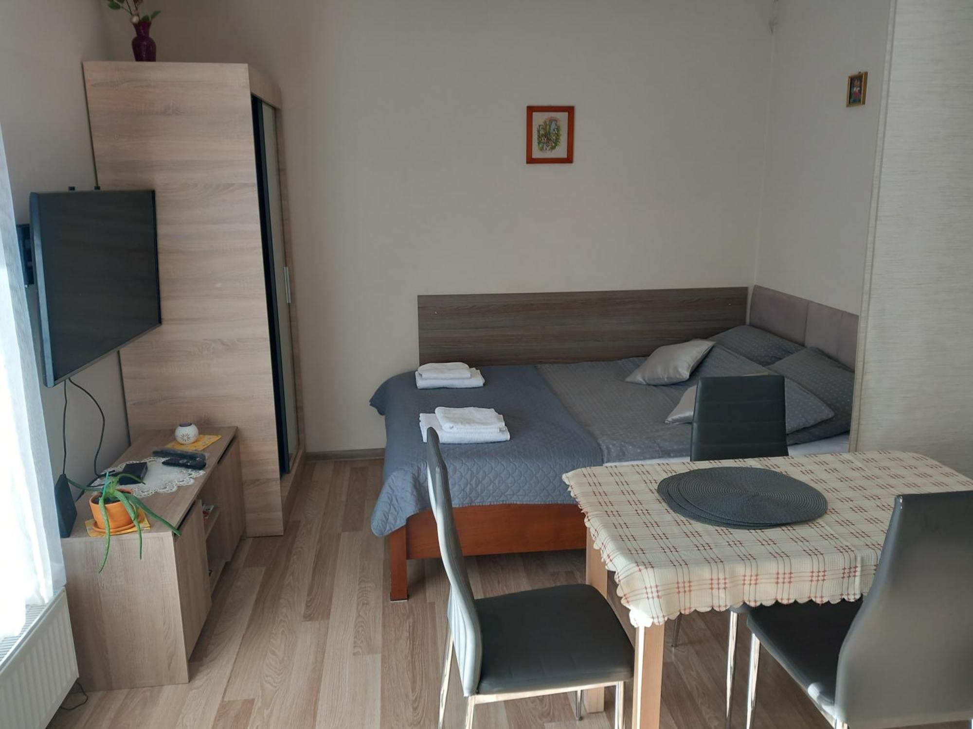 Apartament Jelenia Gora - Cieplice ภายนอก รูปภาพ