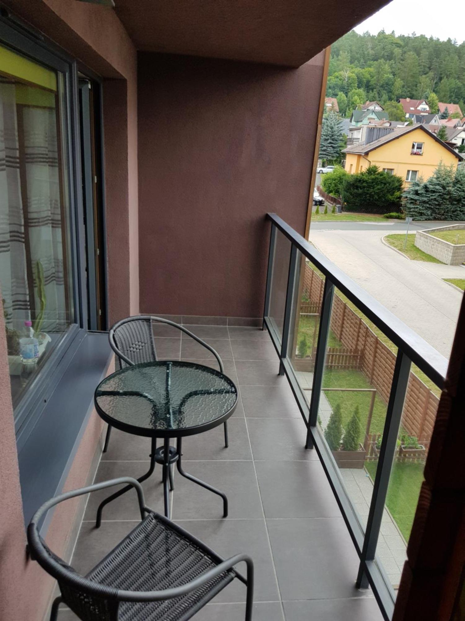 Apartament Jelenia Gora - Cieplice ภายนอก รูปภาพ